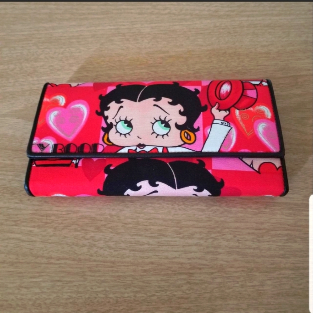 BNWOT Betty Boop Pink Ladies Tri Fold Wallet.